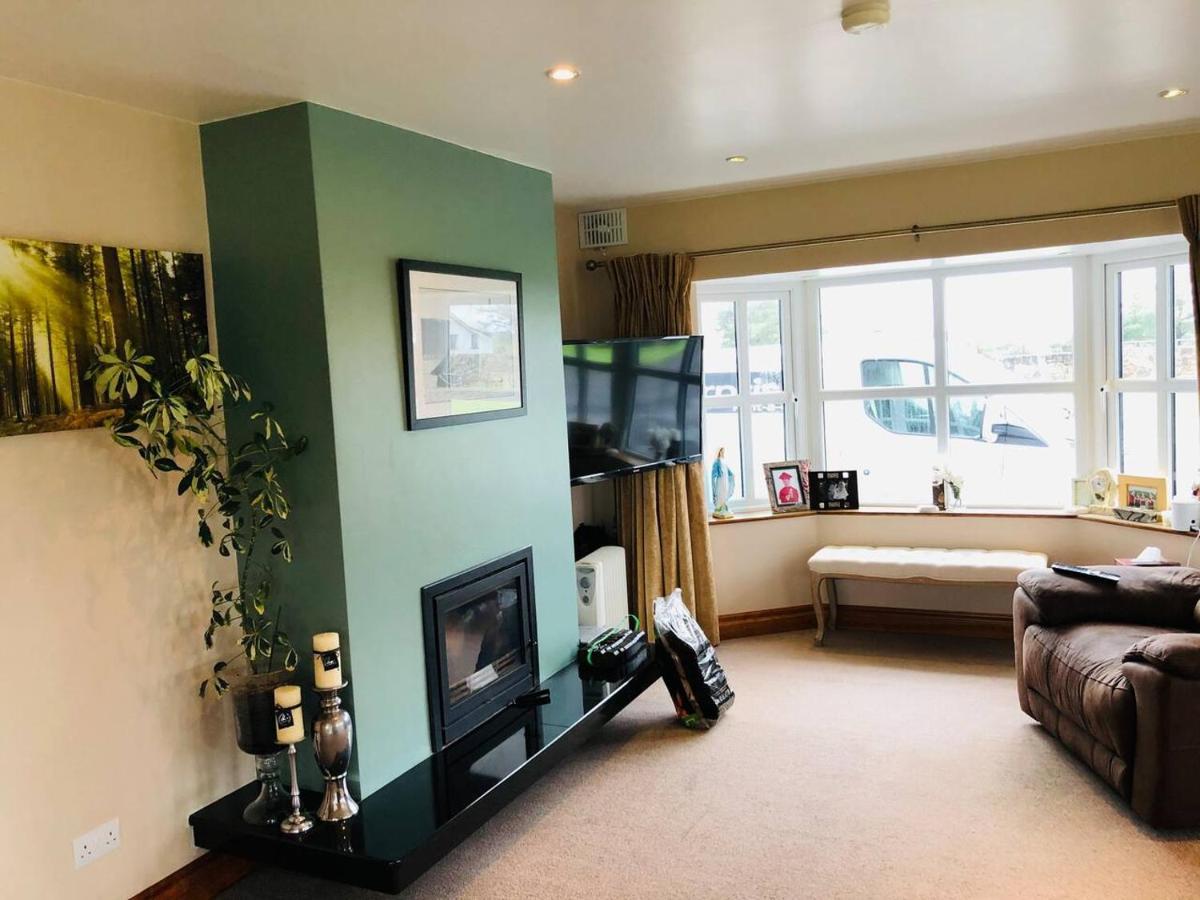 Connemara. 3 Bedroom, 8 Bed, Holiday Home Galway Exterior photo