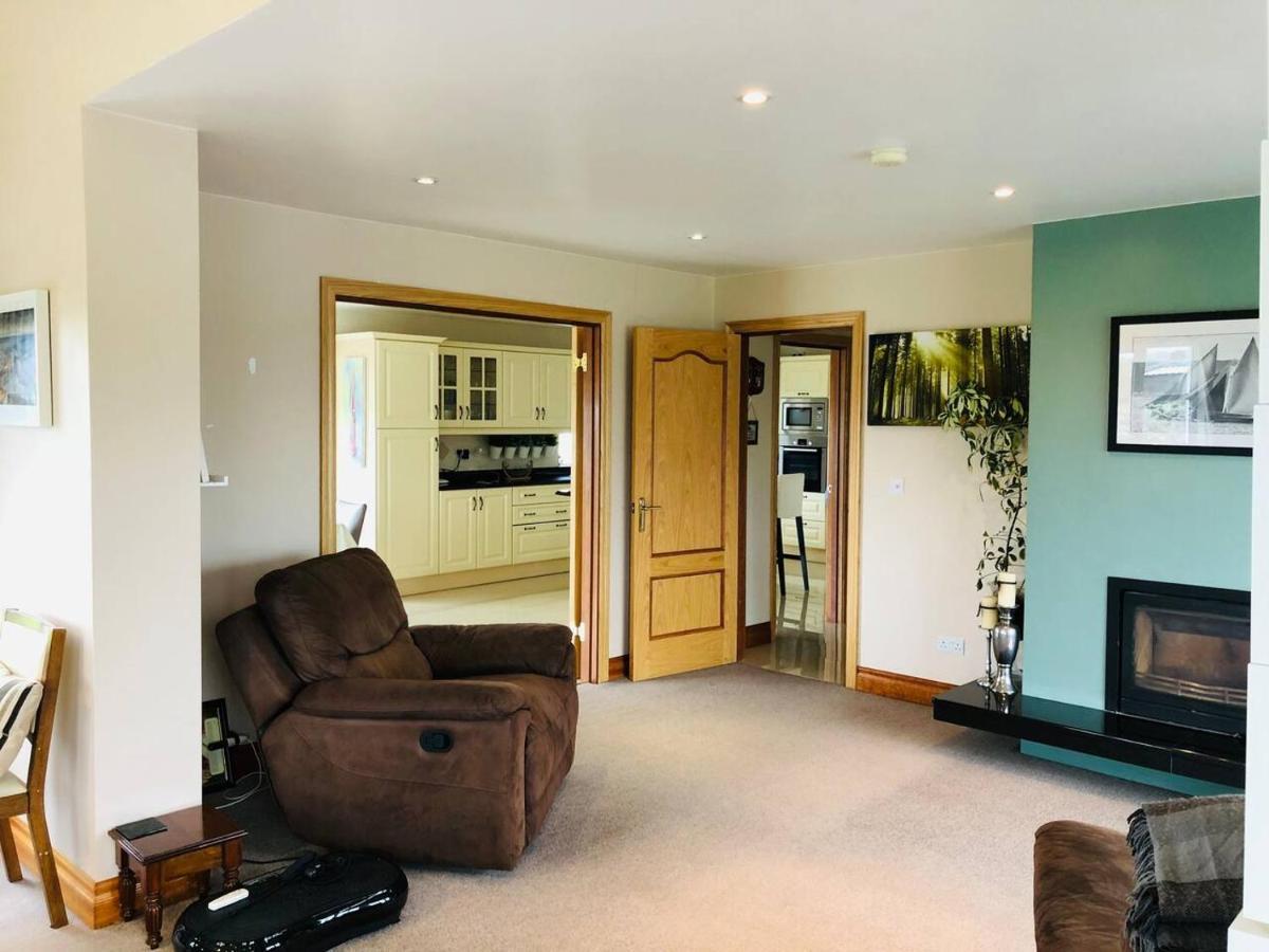 Connemara. 3 Bedroom, 8 Bed, Holiday Home Galway Exterior photo