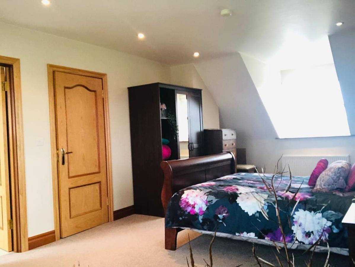 Connemara. 3 Bedroom, 8 Bed, Holiday Home Galway Exterior photo