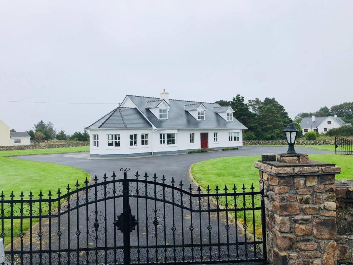 Connemara. 3 Bedroom, 8 Bed, Holiday Home Galway Exterior photo