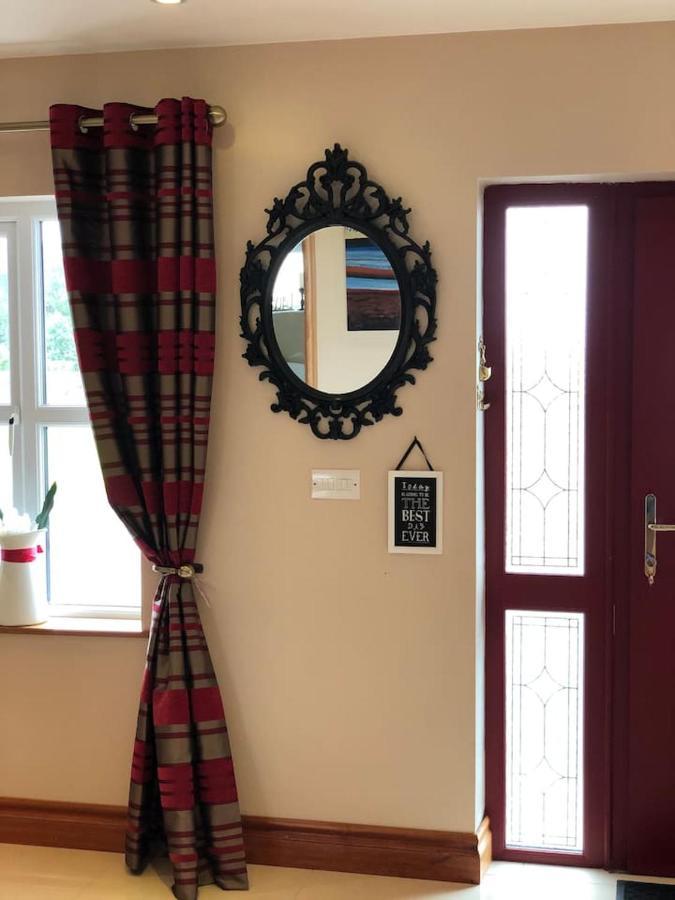 Connemara. 3 Bedroom, 8 Bed, Holiday Home Galway Exterior photo