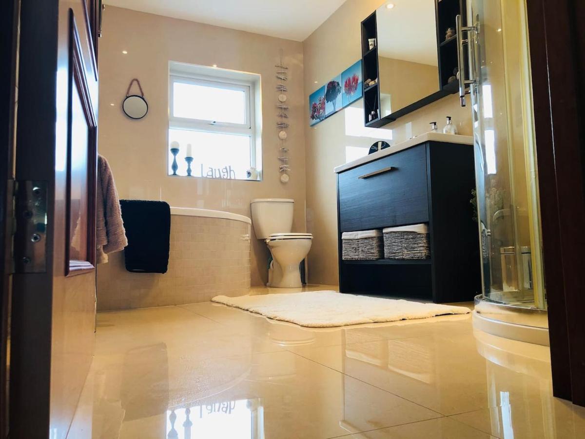 Connemara. 3 Bedroom, 8 Bed, Holiday Home Galway Exterior photo