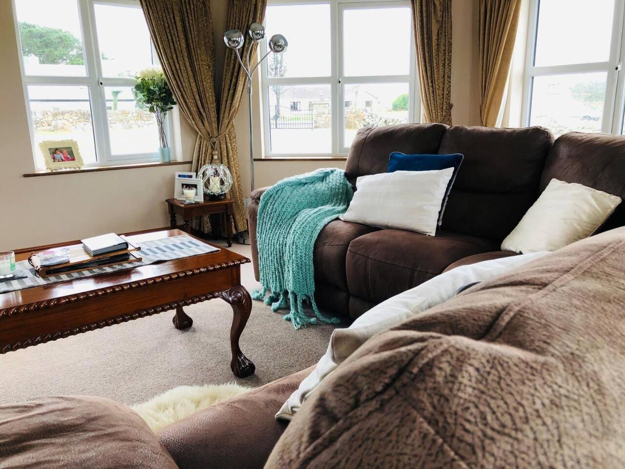Connemara. 3 Bedroom, 8 Bed, Holiday Home Galway Exterior photo
