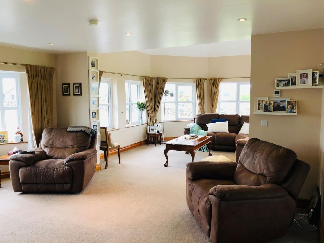 Connemara. 3 Bedroom, 8 Bed, Holiday Home Galway Exterior photo